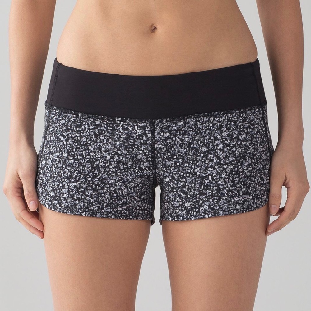 Daisy Dust Alpine Lululemon Speed Up Shorts Sz 6